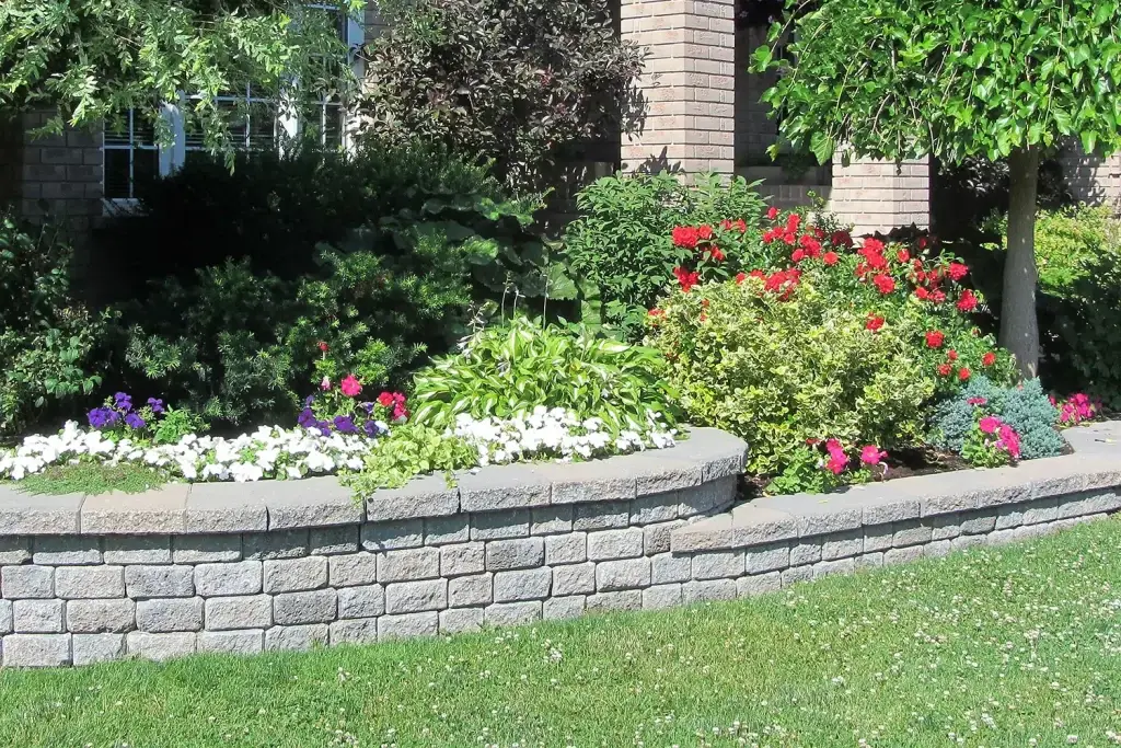 Liban landscape retaining wall installation