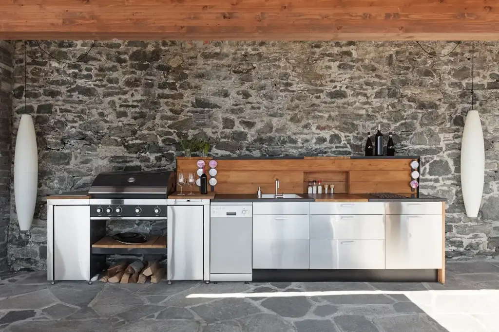 Outdoor kitchen installation from Liban Landscape